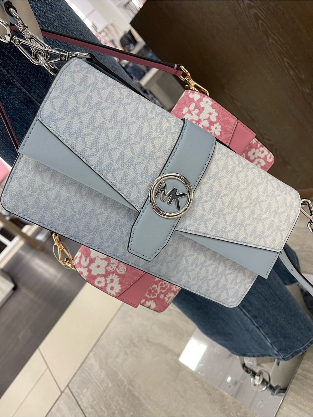 MICHAEL KORS Greenwich Md Signature Logo Shoulder Crossbody Satchel 
Pale Ocean - Picture 5 of 16